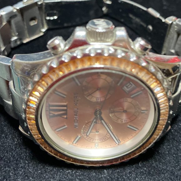 Michael Kors Women's Everest Chronograph Watch - Picture 2 of 3